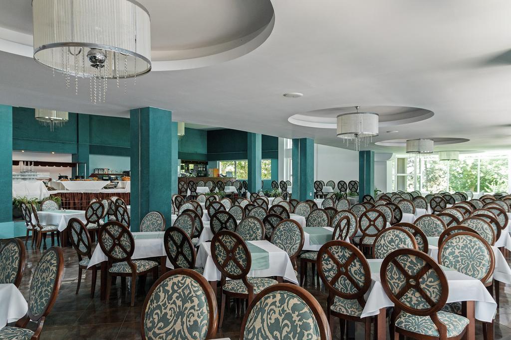 Hotel 2D Resort And Spa Neptun Exteriör bild
